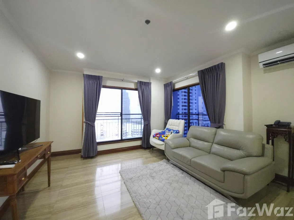 picture Spacious Corner Unit in Prime Sukhumvit Soi 11 5714526 - 1/18