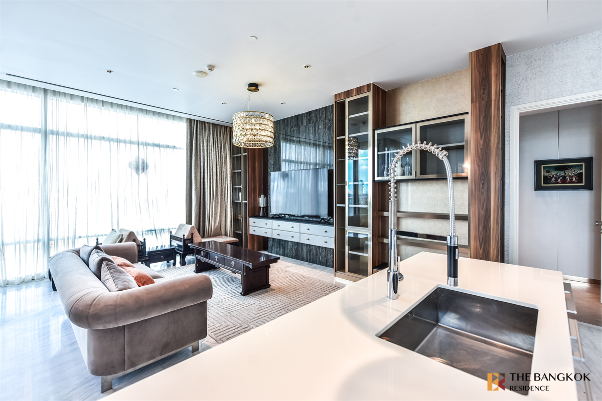 picture Premium Luxury Condo in Prime Location Four Seasons Private Residences - 9/10