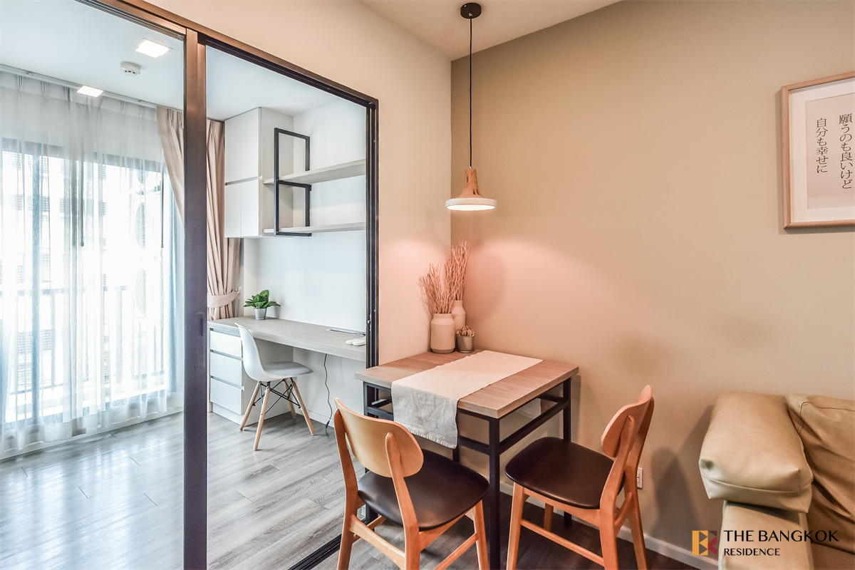 picture Notting Hill Jatujak - Interchange Room available, great price near BTS Saphan Khwai - 5/10