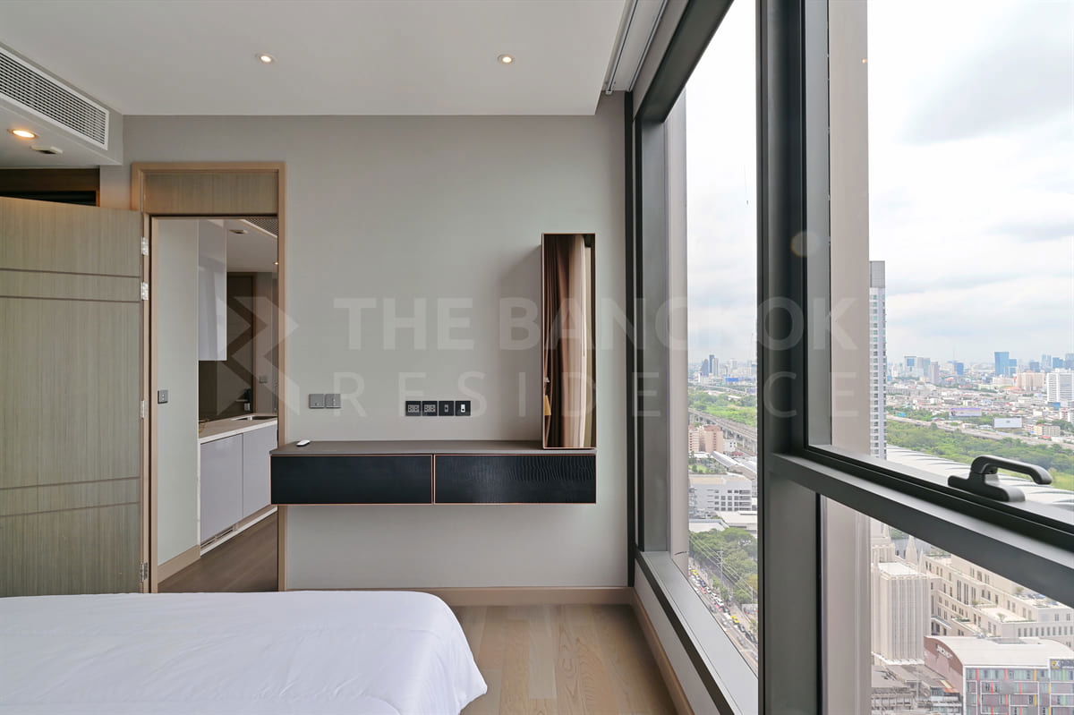picture Location Near Employment, Surrounded by Lifestyles THE ESSE at SINGHA COMPLEX near MRT Phetchaburi Station - 3/10