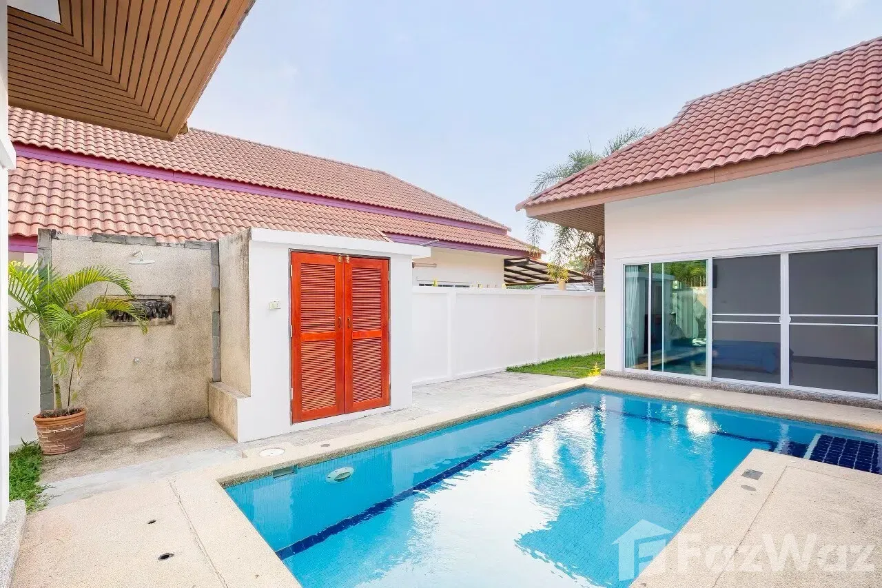 รูป Big house 3 bedrooms 4 bathroom only 6 minutes to downtown 1838146 - รูปที่ 10/23
