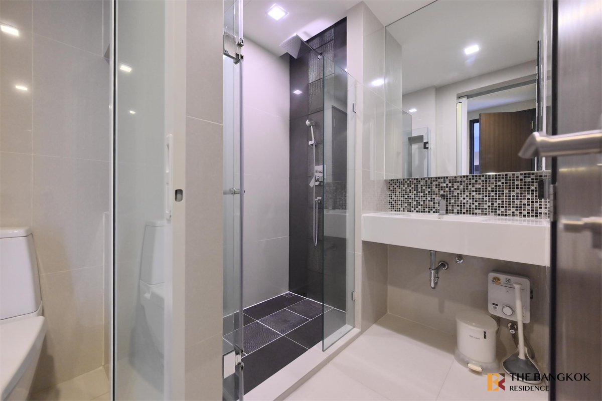 picture Looking for an owner for this special unit RHYTHM Sukhumvit 44/1 near BTS Phra Khanong - 4/10