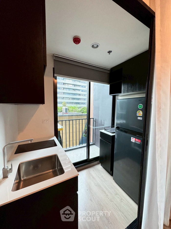 picture 1-BR Condo at Nue District R9 near MRT Phra Ram 9 (ID 2314303) - 3/14