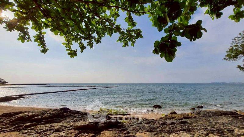 picture 3-BR Condo at The Sanctuary Wongamat close to Sanctuary of Truth (ID 2314501) - 2/10