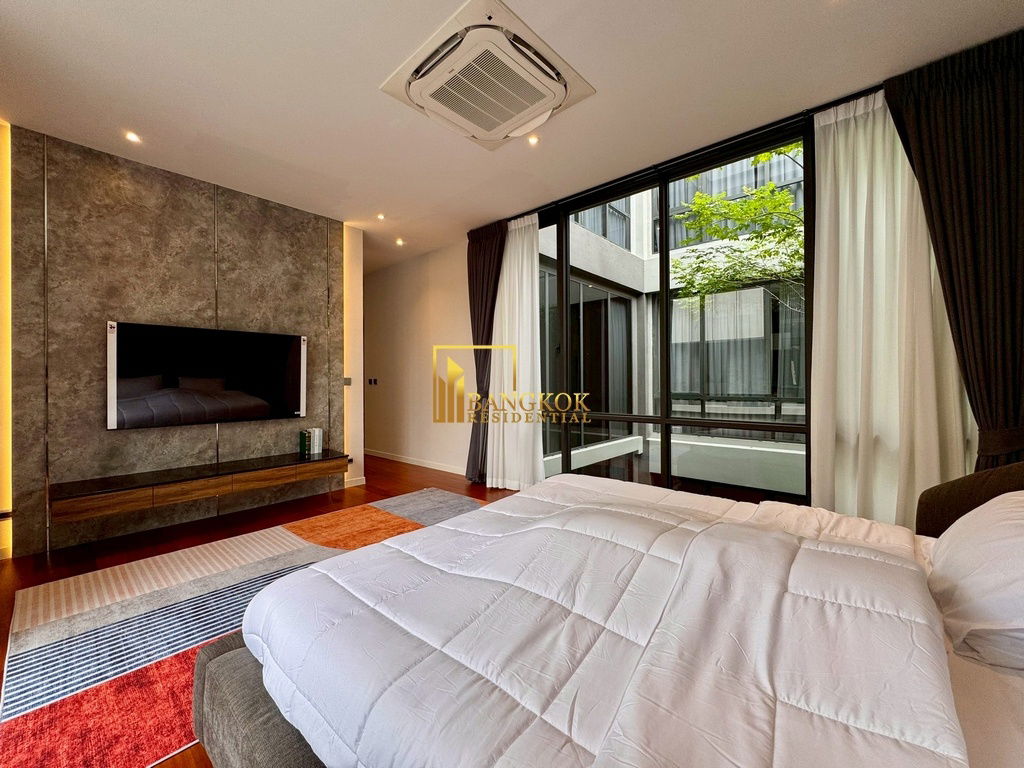 รูป Bugaan Pattanakarn | Elegant 4 Bed House in Pattanakarn Area - BR28255SH - รูปที่ 24/65