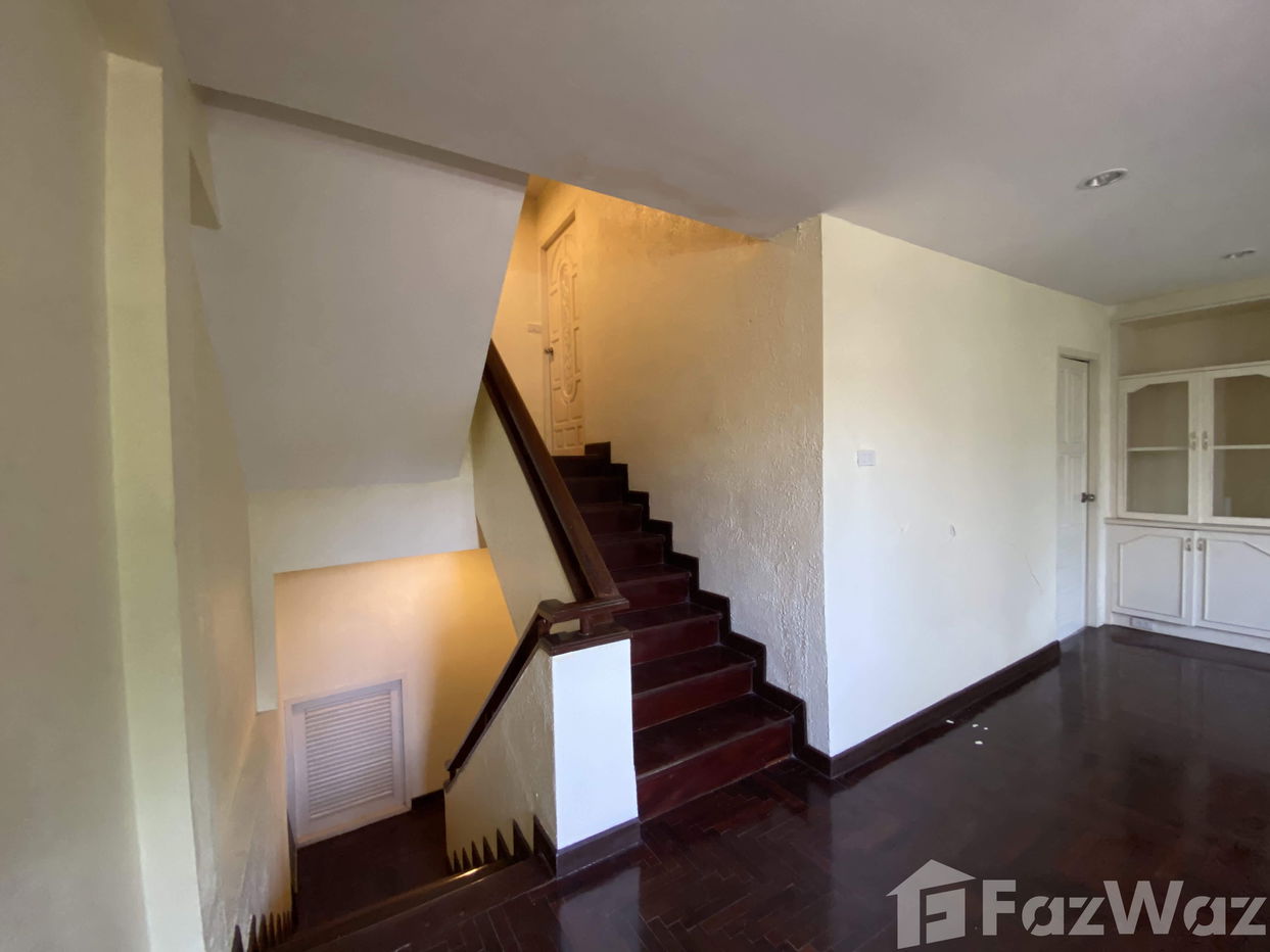 picture 4 Bedroom Townhouse for sale in Phra Khanong, Bangkok 1626778 - 10/36