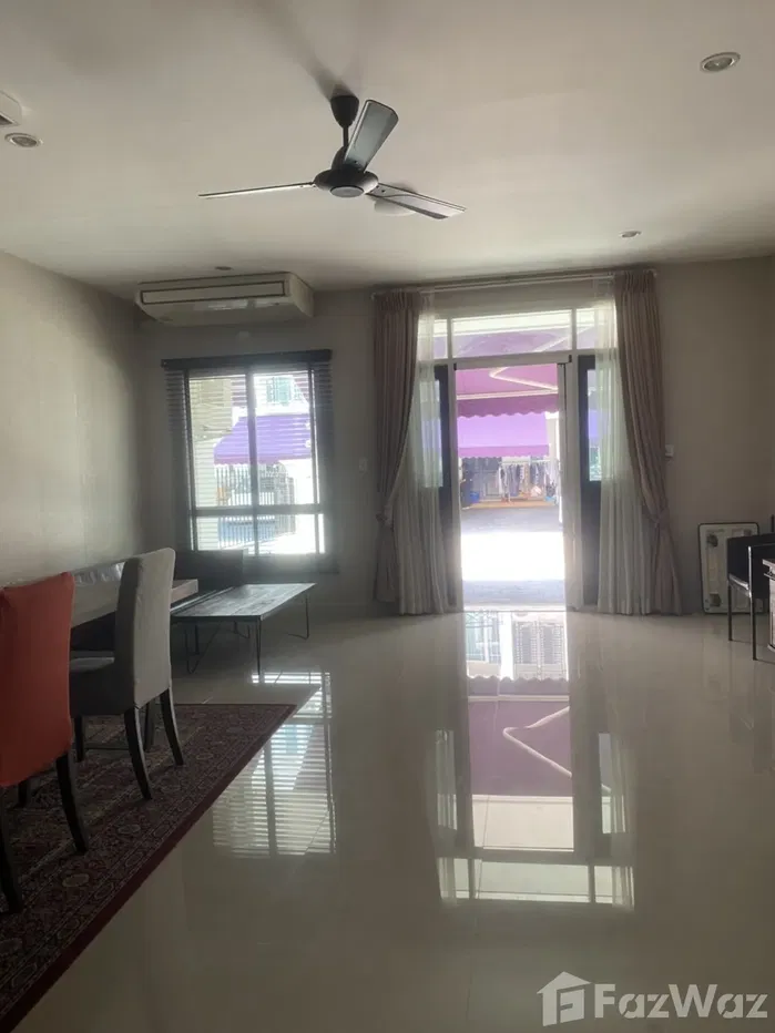 picture 4 Bedroom Townhouse for rent at Leon Sukhumvit 62 1746292 - 7/17