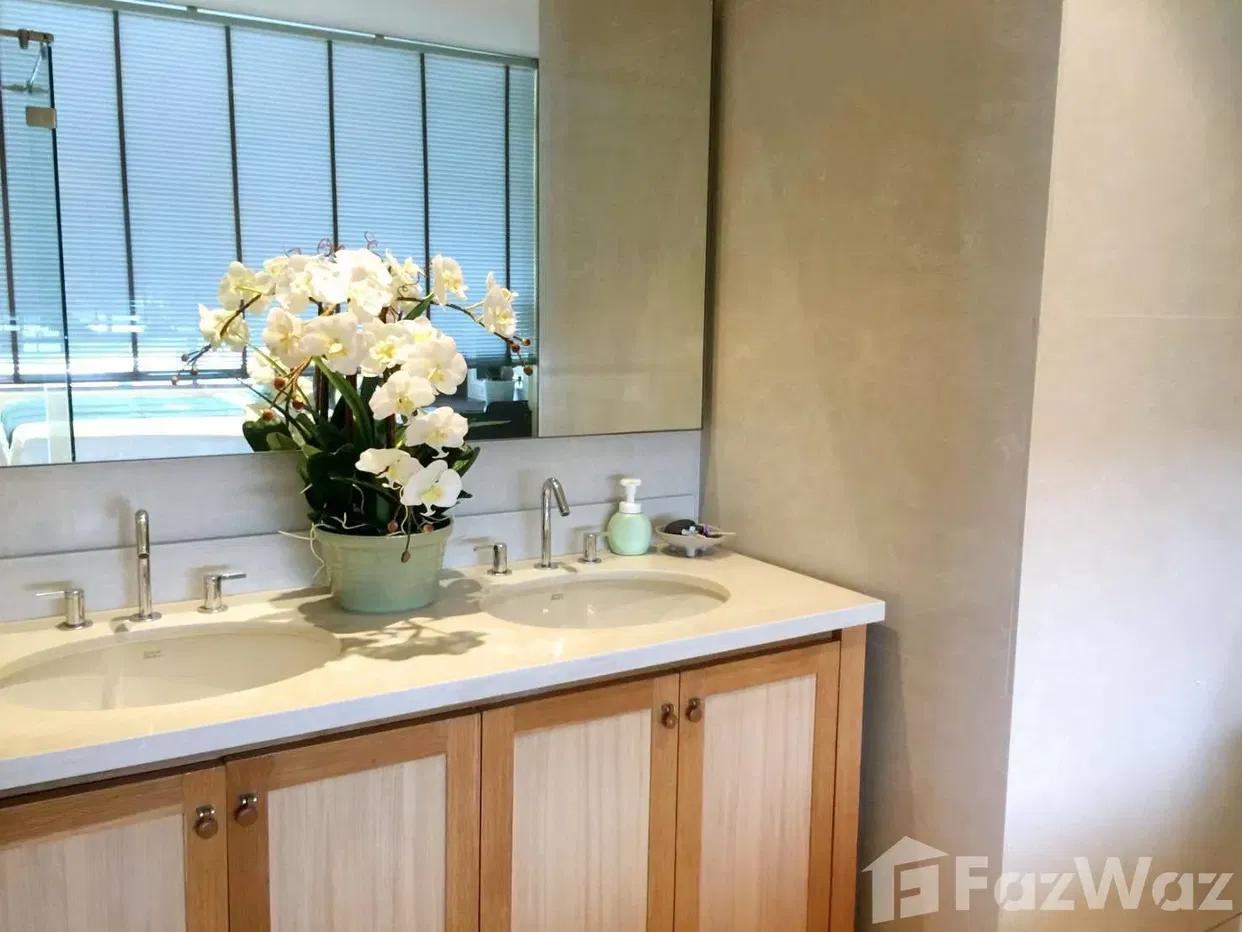 picture The Emporio Place, Phrom Phong BTS Station 5690772 - 10/12
