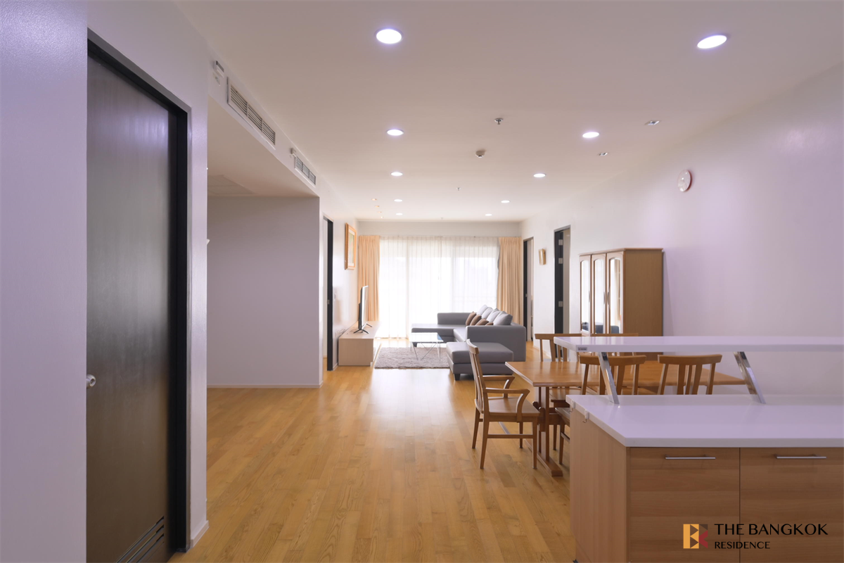 picture The Madison Condominium Sukhumvit 41 Condo in Business District near BTS Phrom Phong - 4/10