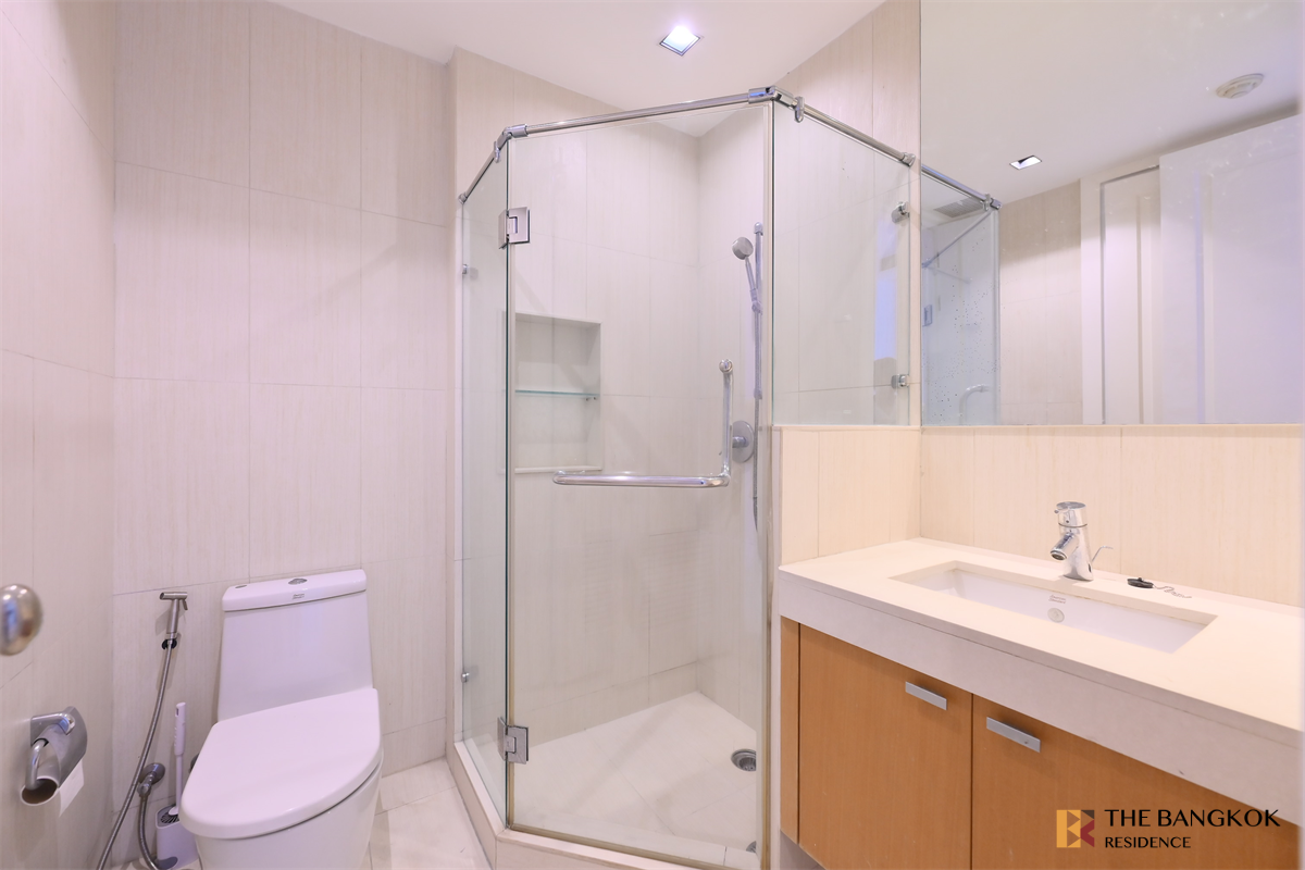 picture Athenee Residence Luxury Condo in Central City Location near BTS Phloen Chit - 4/10