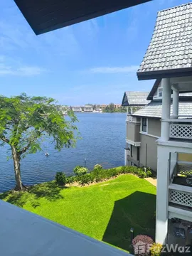 Large 2 Bedroom unit with lake view 5700833