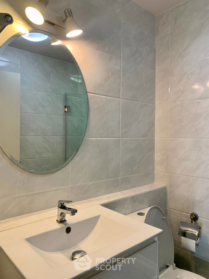 picture 3-BR Condo at Baan Prida Condominium near BTS Nana (ID 2314101) - 13/15