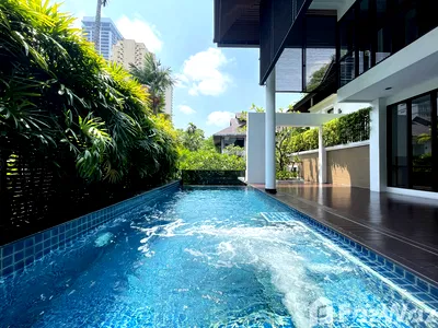 Houses for rent : Feel Right at Home: Modern 455 SqM Baan Sukhumvit 18 Home! 1172342