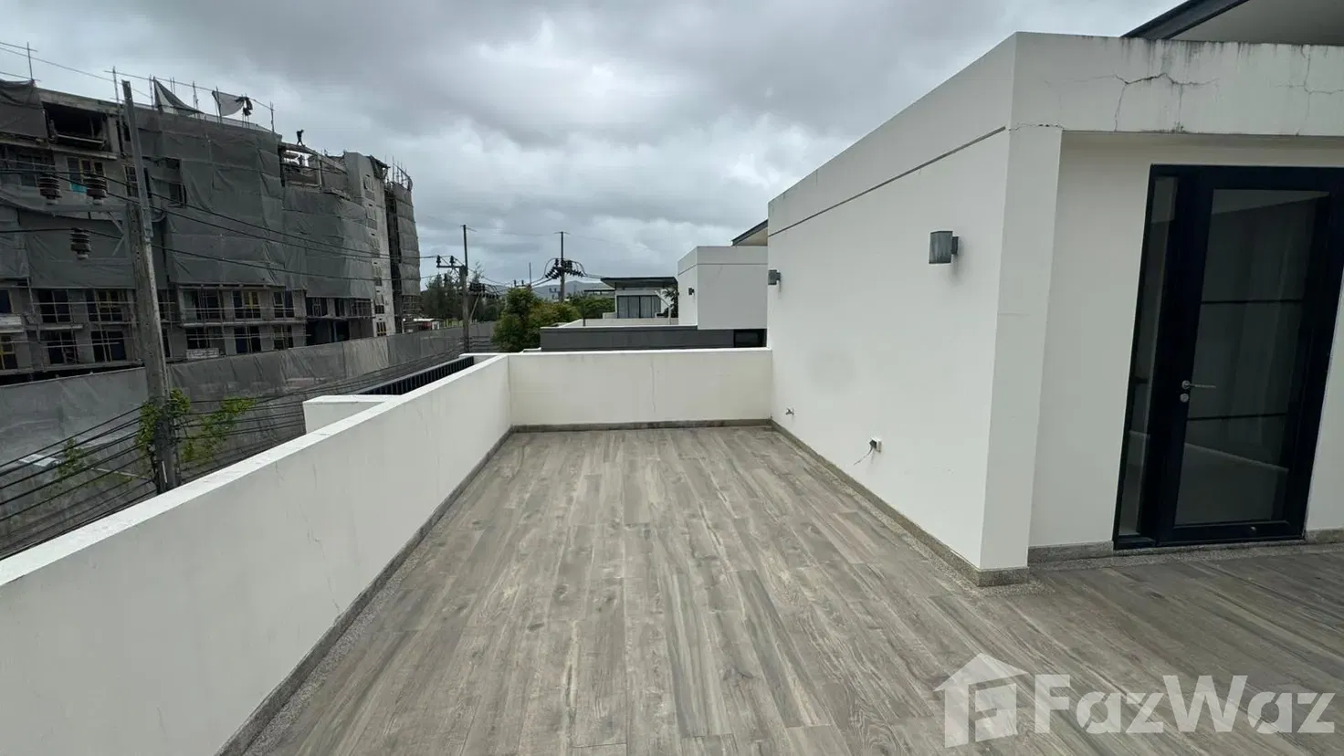 picture Contemporary 5-Bedroom Laguna Park Townhouse with Private Gr 5716928 - 27/28