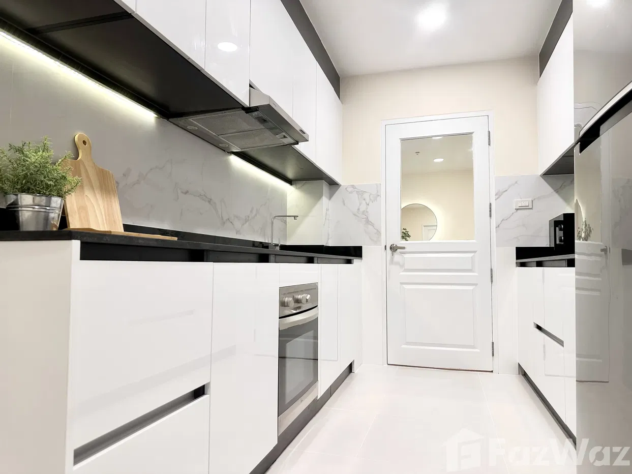 picture Newly Renovated 3 Bed Condo in Langsuan 2008467 - 12/19