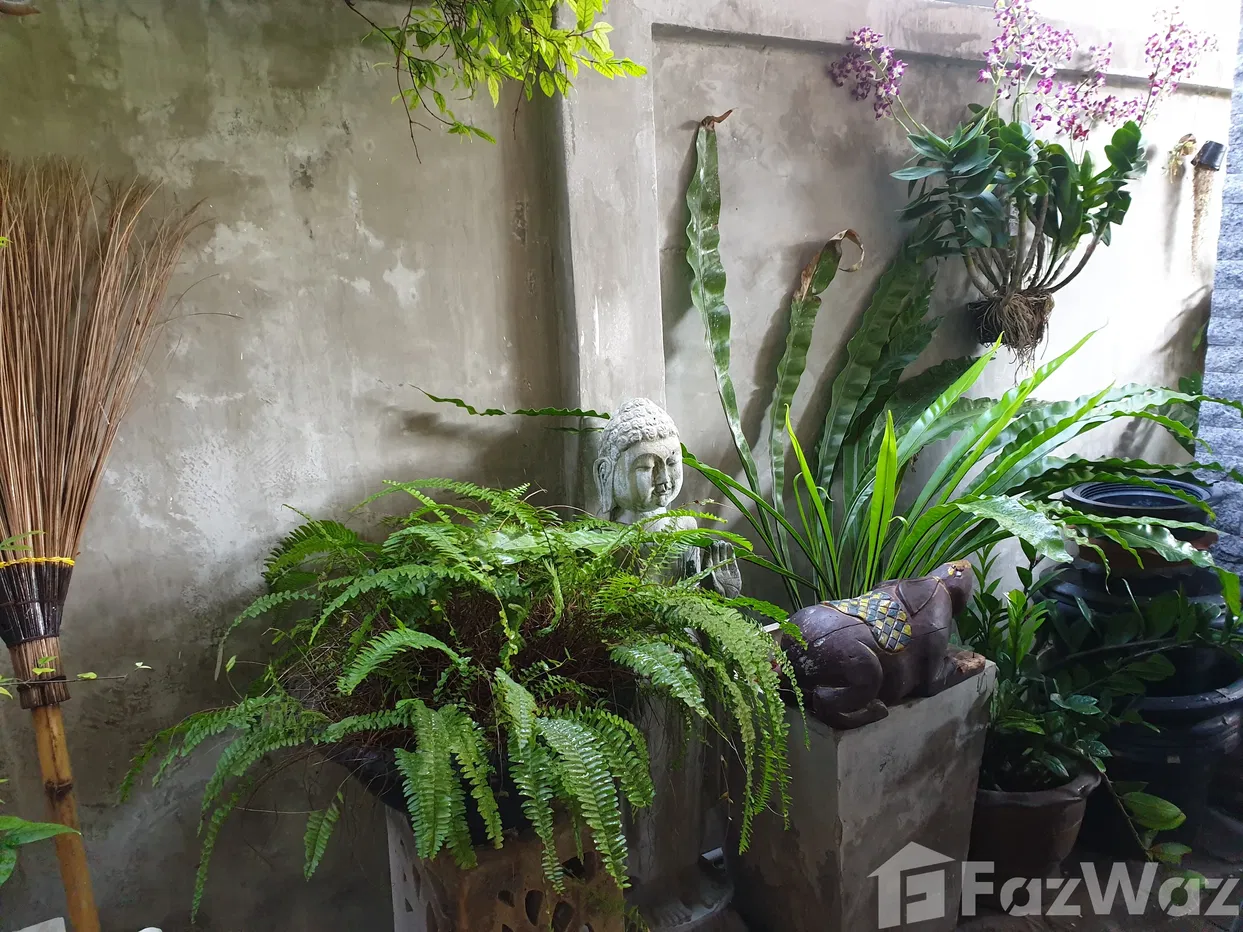 picture 4 Bedroom Townhouse for sale in Phra Khanong Nuea, Bangkok  1014626 - 6/30