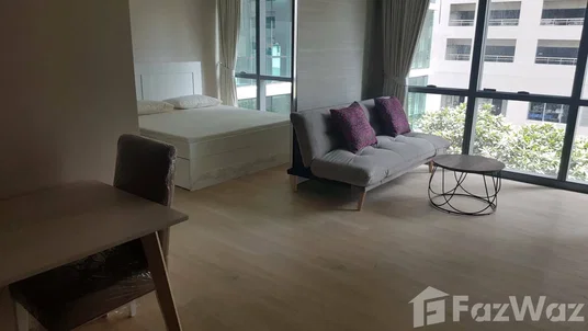 Charming City View Condo in The Room Sukhumvit 21 1039234