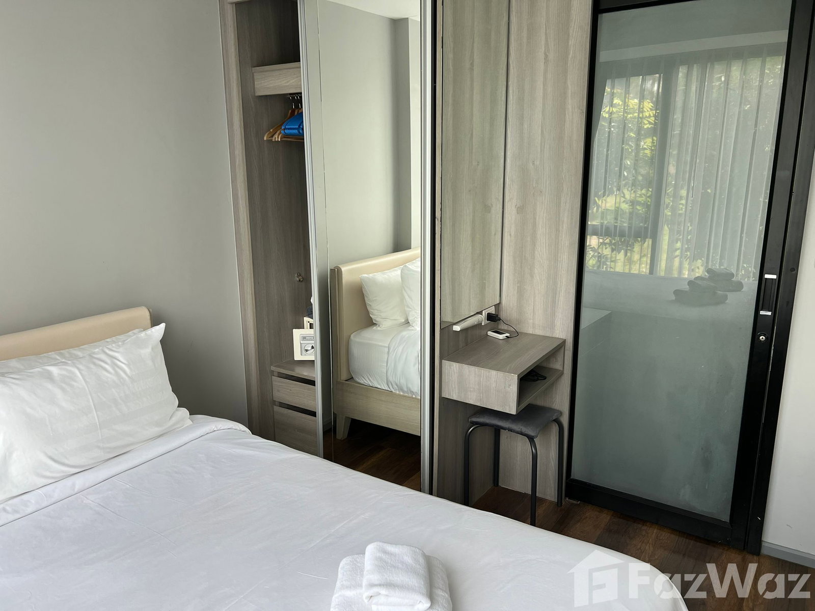 Immaculate Studio with Quality Fittings and Furniture  1222588 - image 2