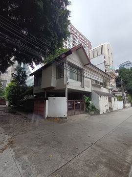 ขายบ้าน2หลังติดกัน ใกล้แยกอโศก