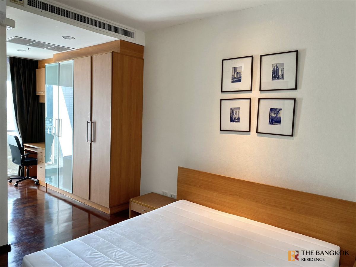 picture Noble Ora Thonglor  Book quickly before the room is gone!! - 5/10