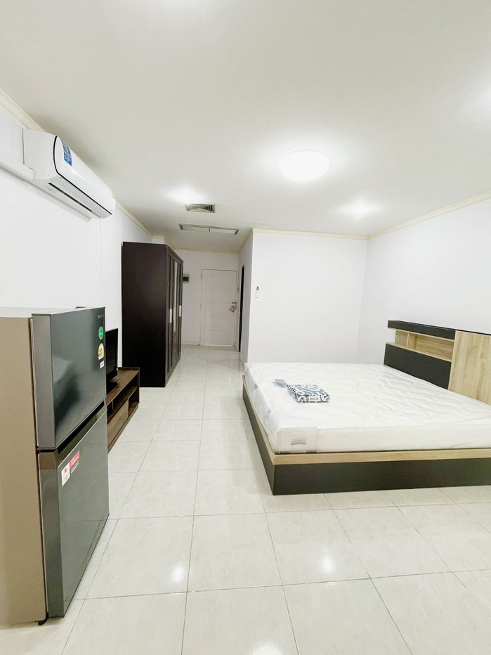 picture ✨ Beautiful + affordable room at Country Complex Bangna Condo, Building C, 38 sq m, 3rd floor, only 6,500 baht 🏡💖 - 1/4