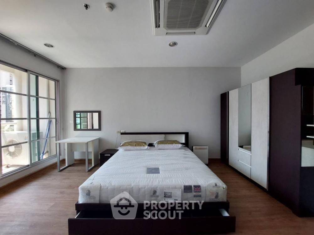 picture 1-BR Condo at Citi Smart Sukhumvit 18 near BTS Asok (ID 1963341) - 3/11