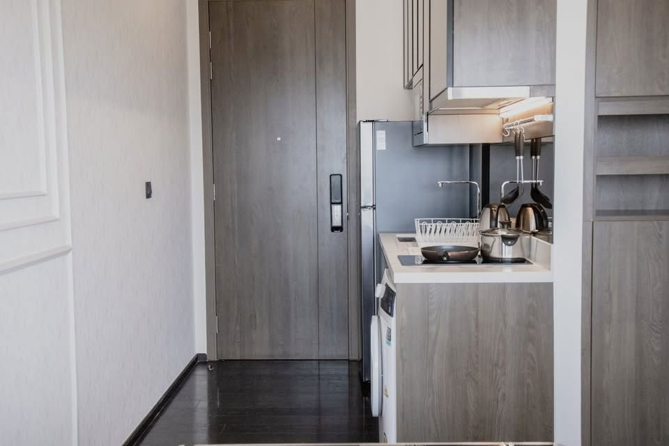 picture Condo for rent: 𝗣𝗔𝗥𝗞 𝗢𝗥𝗜𝗚𝗜𝗡 𝗧𝗛𝗢𝗡𝗚𝗟𝗢𝗥, ready to move in. If interested, contact Line @goodmanpro or call 0999029192. - 6/9