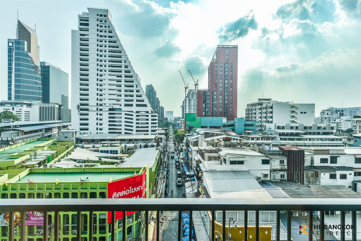 picture Noble Reform New Experience with a Condo in Prime Location near BTS Ari - 4/10