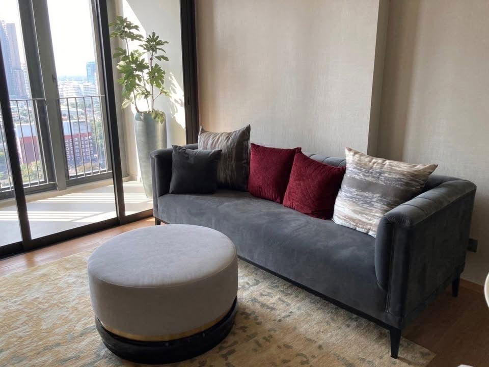 รูป Luxury condo for rent in the heart of Bangkok between Thonglor and Phrompong offer 1bedroom 57.75sqm on 22floor with super excellent facilities. - รูปที่ 5/8