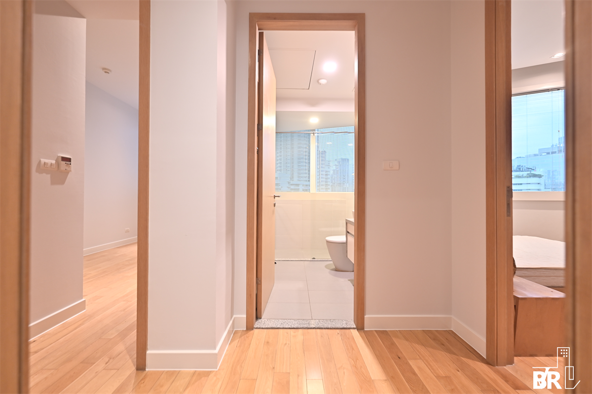 picture Millennium Residence  Location Near Employment, Surrounded by Lifestyles - 7/10