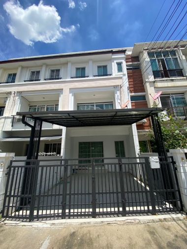 ให้เช่าทาวน์โฮม 3 ห้องนอน 172 ตร.ม. 21 ตร.ว. บ้านกลางเมือง เดอะรอยัล โมนาโค ศรีนครินทร์ - พัฒนาการ