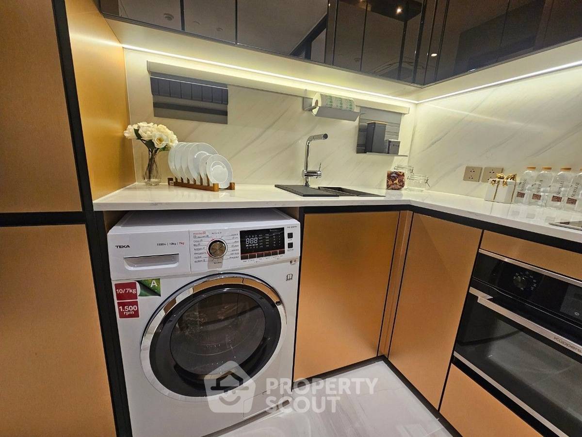 picture 1-BR Condo at Supalai Icon Sathon near MRT Si Lom (ID 1196406) - 8/23