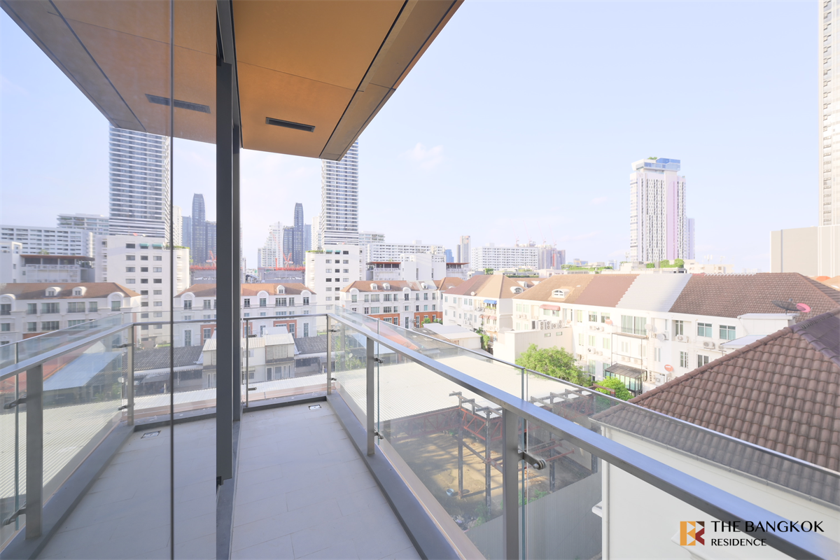 picture Khun by Yoo Luxury Condo Ready to Move-in at the Best Location - 8/10