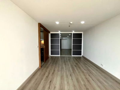 คอนโดให้เช่า : ว่าวพร้อมอยู่! State Tower . 1นอน 68ตร.ม. จดบริษัทได้ ขอเฟอร์นิเจอร์เพิ่มได้ Line id: @pfagent