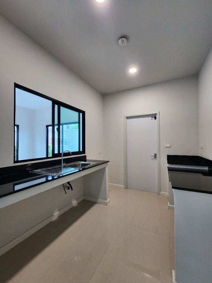 รูป  บ้านเดี่ยวติดถนนใหญ่​ ที่จอดรถ3ที่จอด - รูปที่ 4/10
