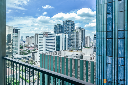 Condo in Central City at an Affordable Price Noble Revent near Airport Rail Link Phaya Thai Station