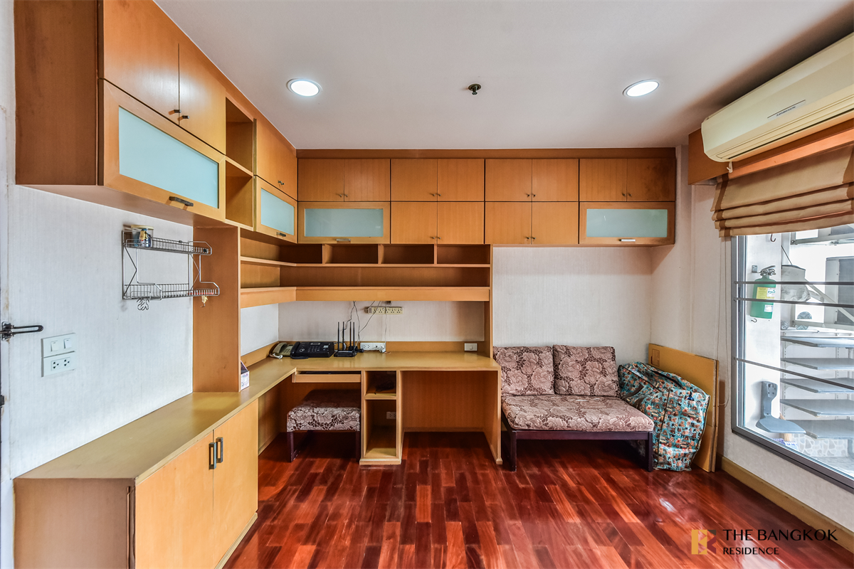 picture Convenient Travel, Great Value per Square Meter Pathumwan Resort near Airport Rail Link Phaya Thai Station - 3/10
