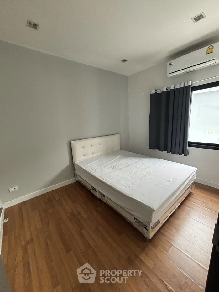picture 4-BR Semi-detached House in Lat Phrao (ID 2315802) - 2/8