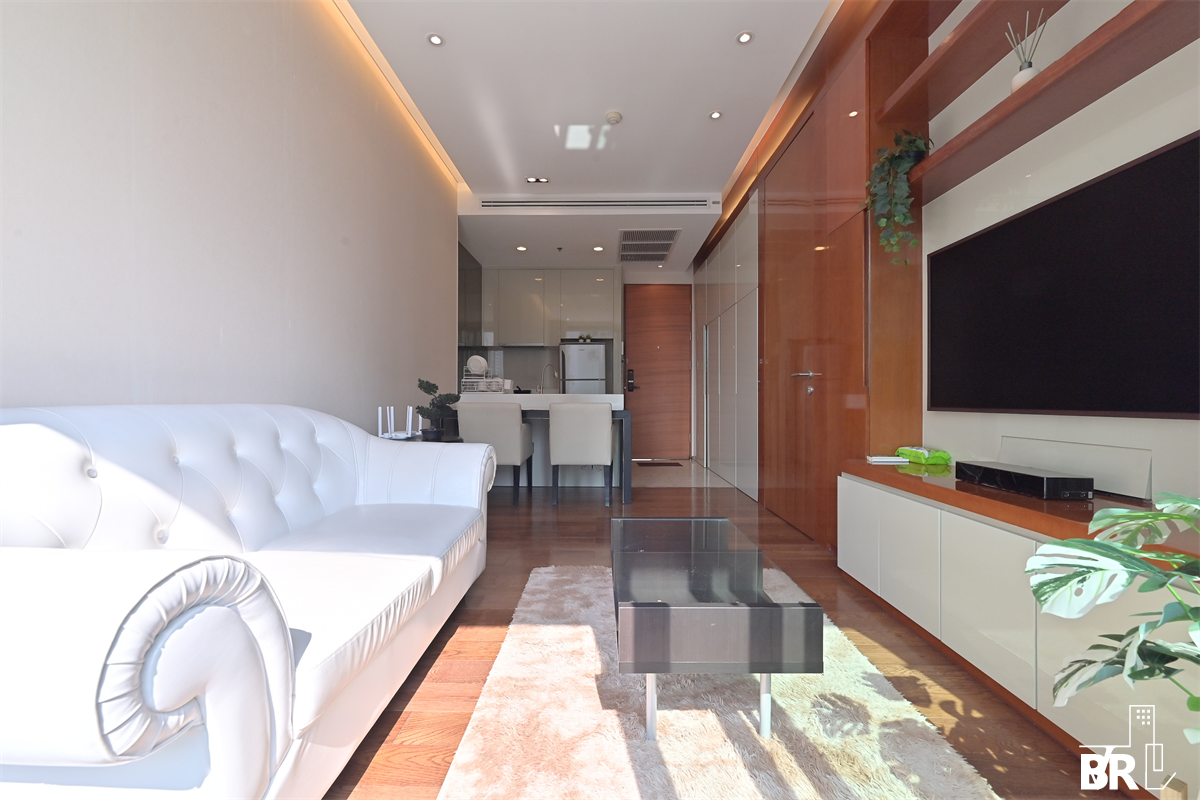 picture The Address Sukhumvit 28 near BTS Phrom Phong Move-in Ready, Just Bring Your Stuff - 5/10