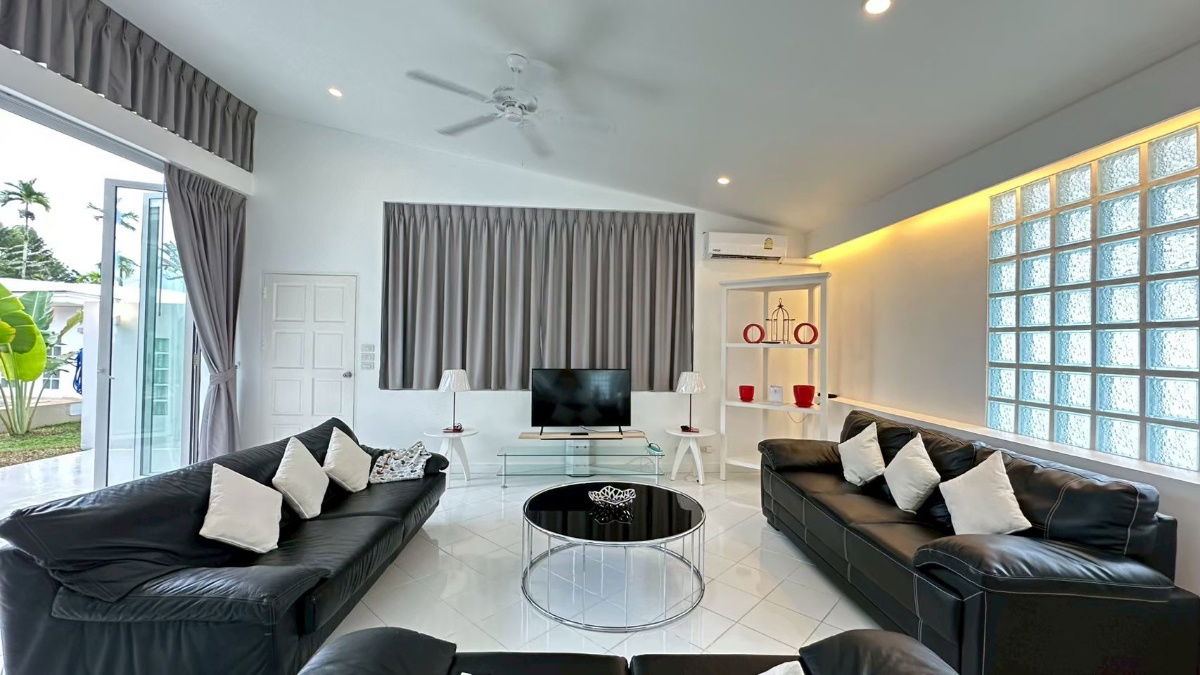 รูป 🏡 Luxury Pool Villa for Rent – ป่าคลอก ภูเก็ต ใกล้หาด - รูปที่ 2/16