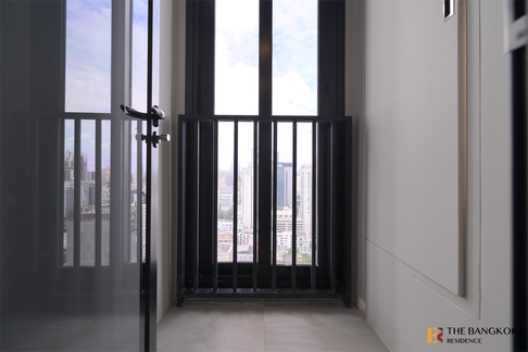 Ashton Asoke near MRT Rama 9 Station Easy Travel, Fully Utilized Space