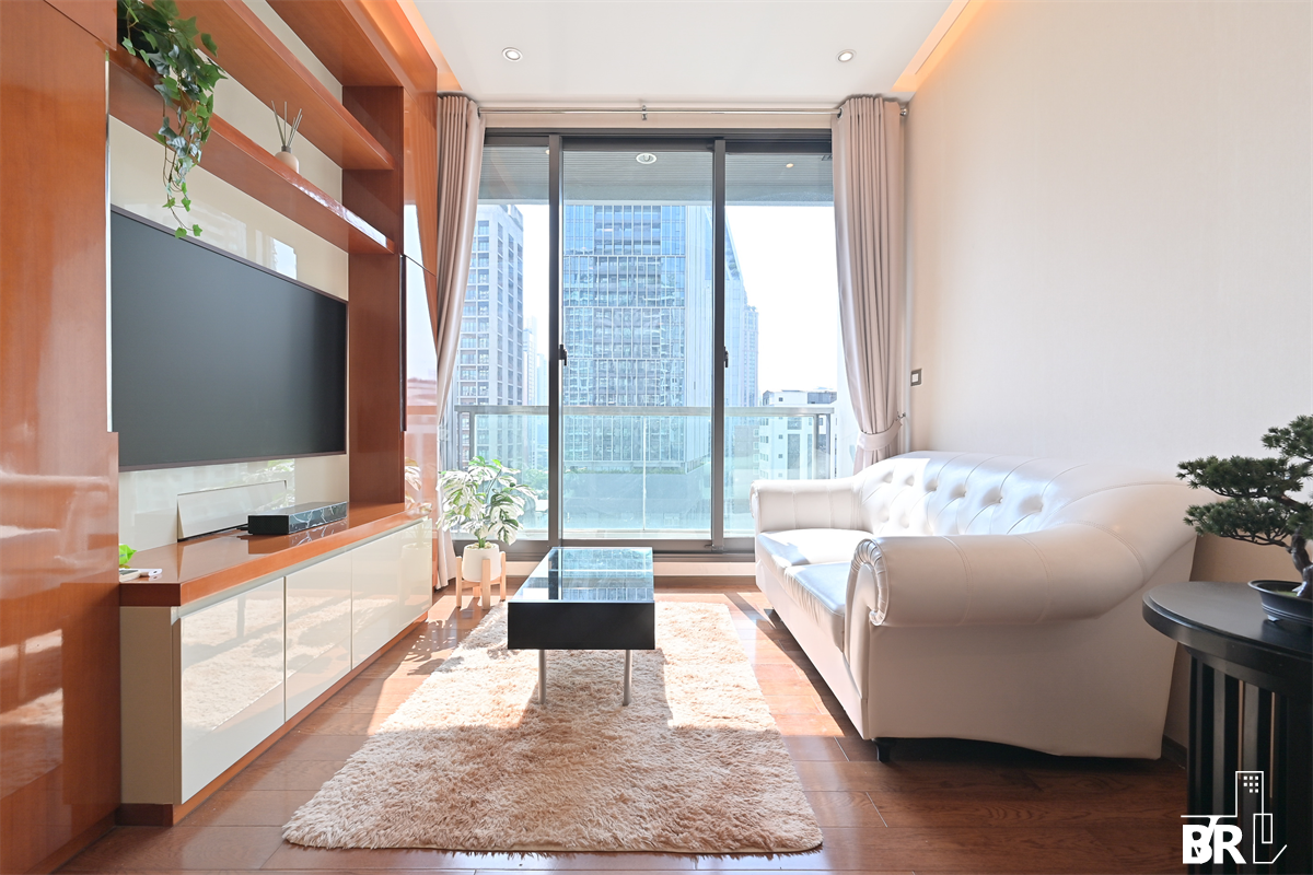picture The Address Sukhumvit 28 near BTS Phrom Phong Move-in Ready, Just Bring Your Stuff - 4/10