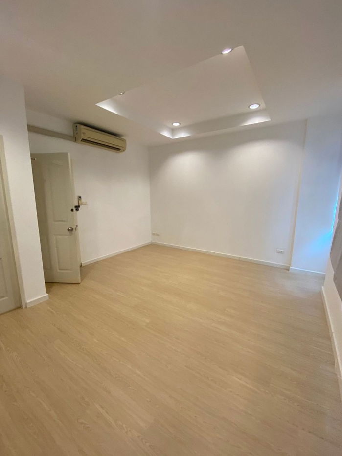 picture #S4550 For Rent Baan Klang Mueng The Royal Monaco Srinakarin-Pattanakarn - 4/17