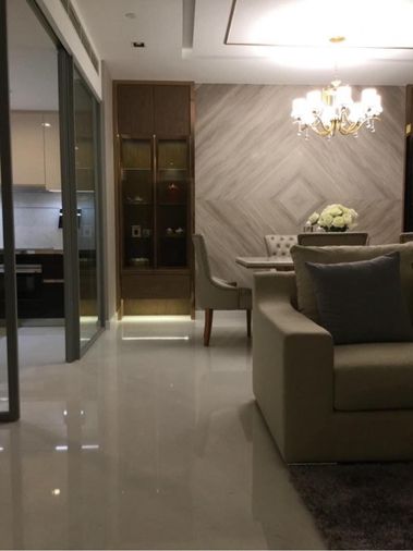 ให้เช่า the bangkok sathorn 2 นอน 2 น้ำ 0630399665