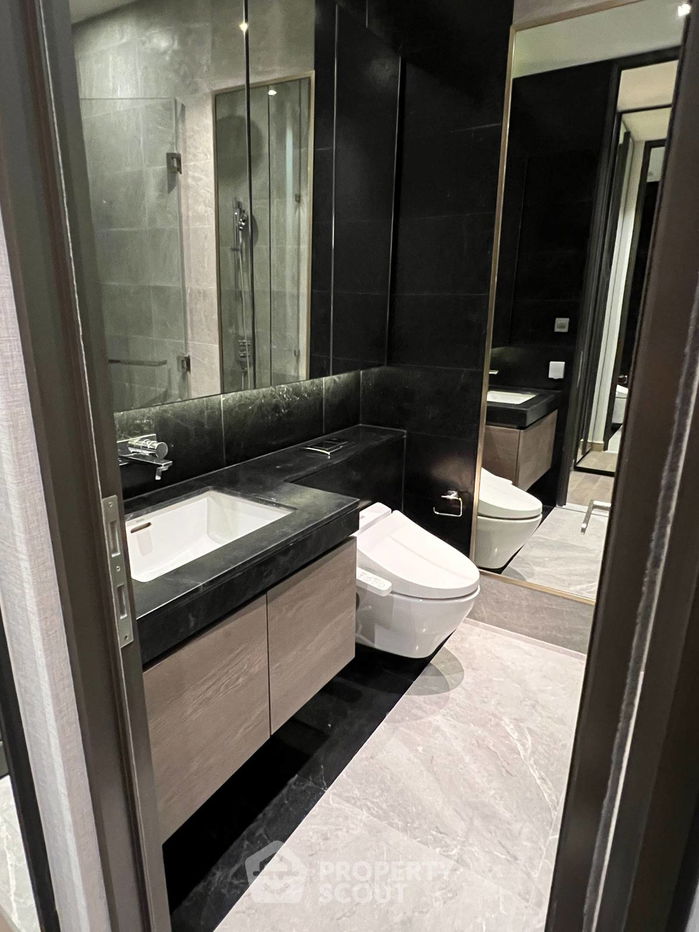 picture 2-BR Condo at 28 Chidlom near BTS Chit Lom (ID 2315485) - 2/12
