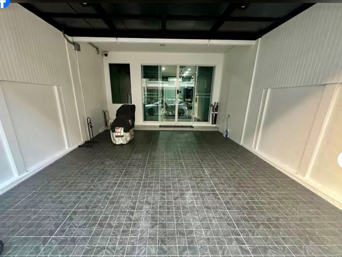 picture For Sale: 3-Storey Townhome with Full Built-in Decoration – Baan Klang Muang Ratchada 36 | Prime Location Near BTS & MRT - 28/34