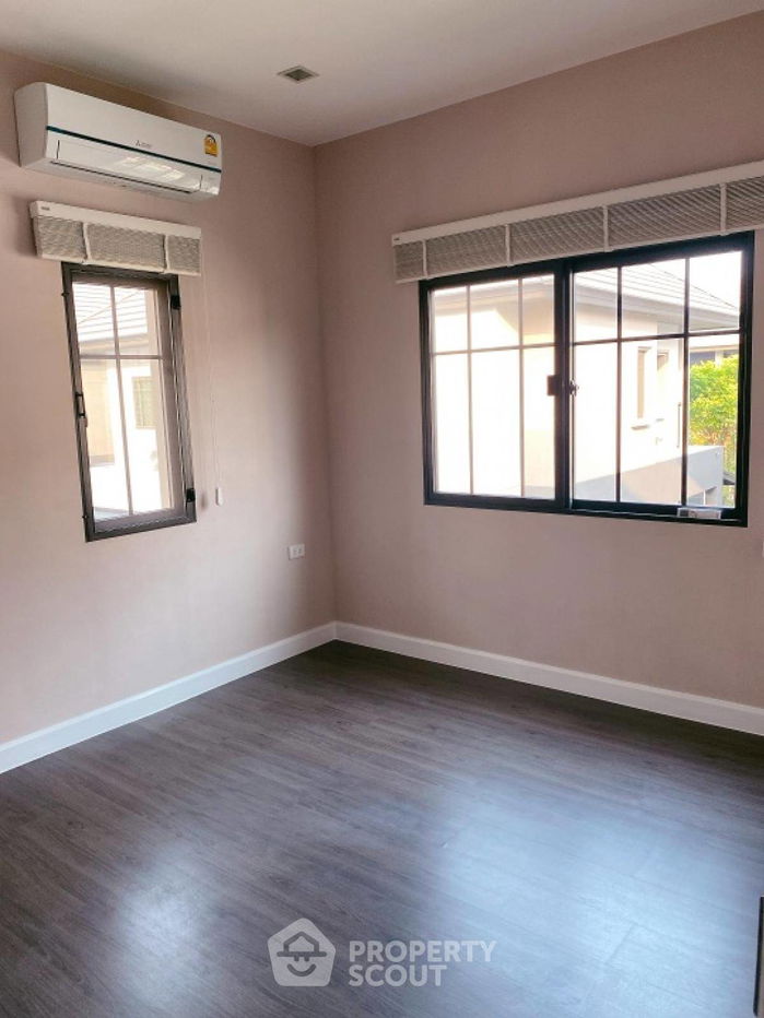 picture 4-BR House at Bangkok Boulevard Sathorn-Pinklao 2 in Mahasawat (ID 1516451) - 15/16