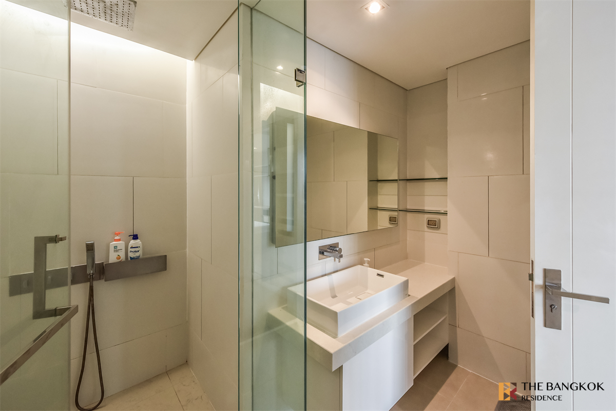 picture Room available, ready to move in The Bangkok Sathorn near BTS Surasak - 1/10