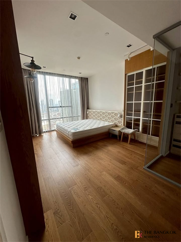 picture The Bangkok Sathorn High-potential Location, Not as Expensive as You Think near BTS Surasak - 1/10