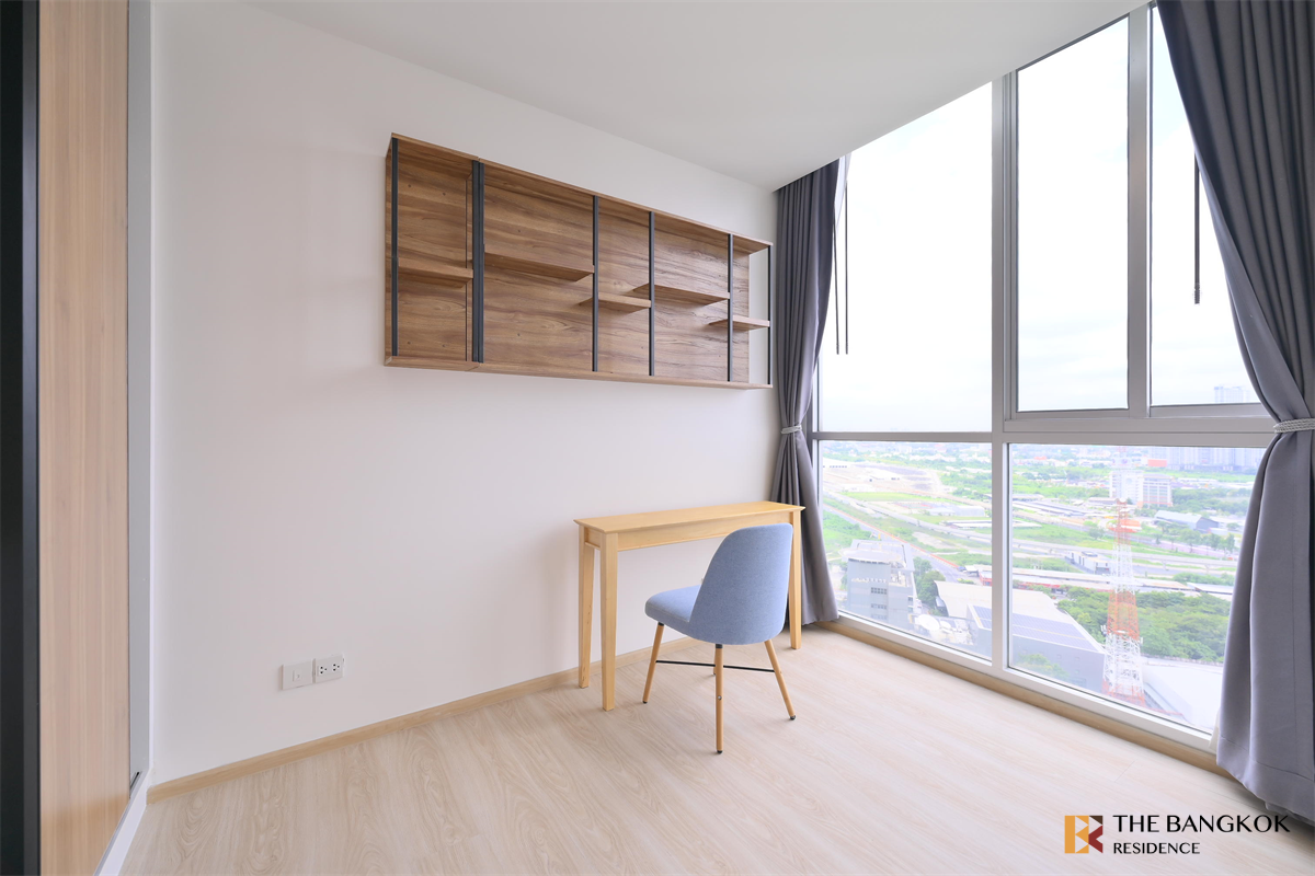 picture Easy Start with a City Dweller Lifestyle Noble Revolve Ratchada 2 near MRT Cultural Center of Thailand Station - 1/10